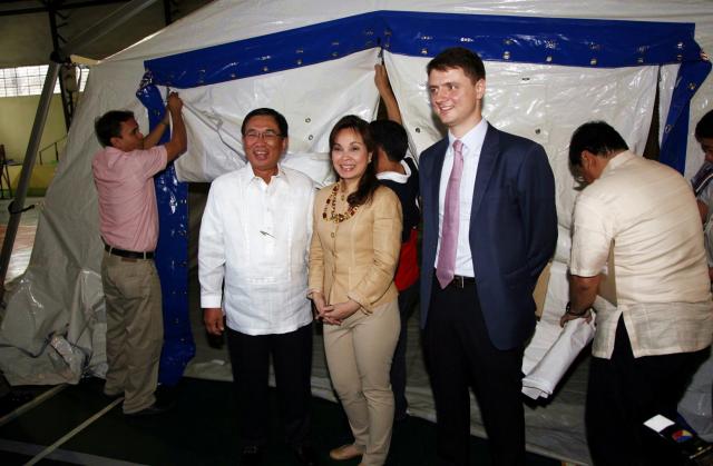 Legarda Leads Turnover Ceremony of Rapid-Deployment Tent to DOH