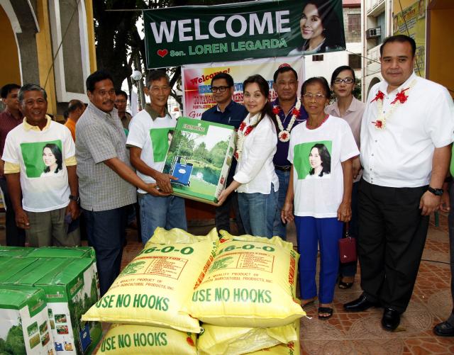 Legarda Visits Pangasinan to Support Farmers
