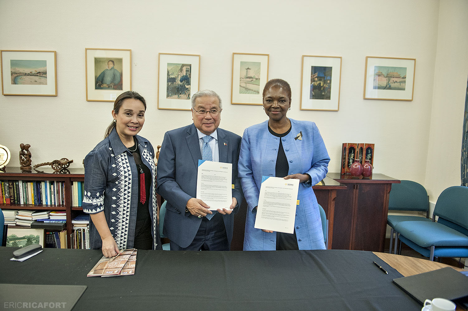Signing of the agreement for the development of the Philippine Studies Program in SOAS