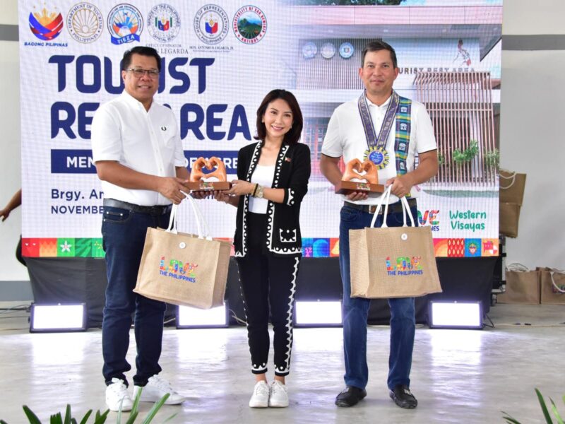 Groundbreaking at MOA signing para sa Tourist Rest Area sa Brgy. Aningalan, San Remigio, Antique (Nobyembre 21, 2024)